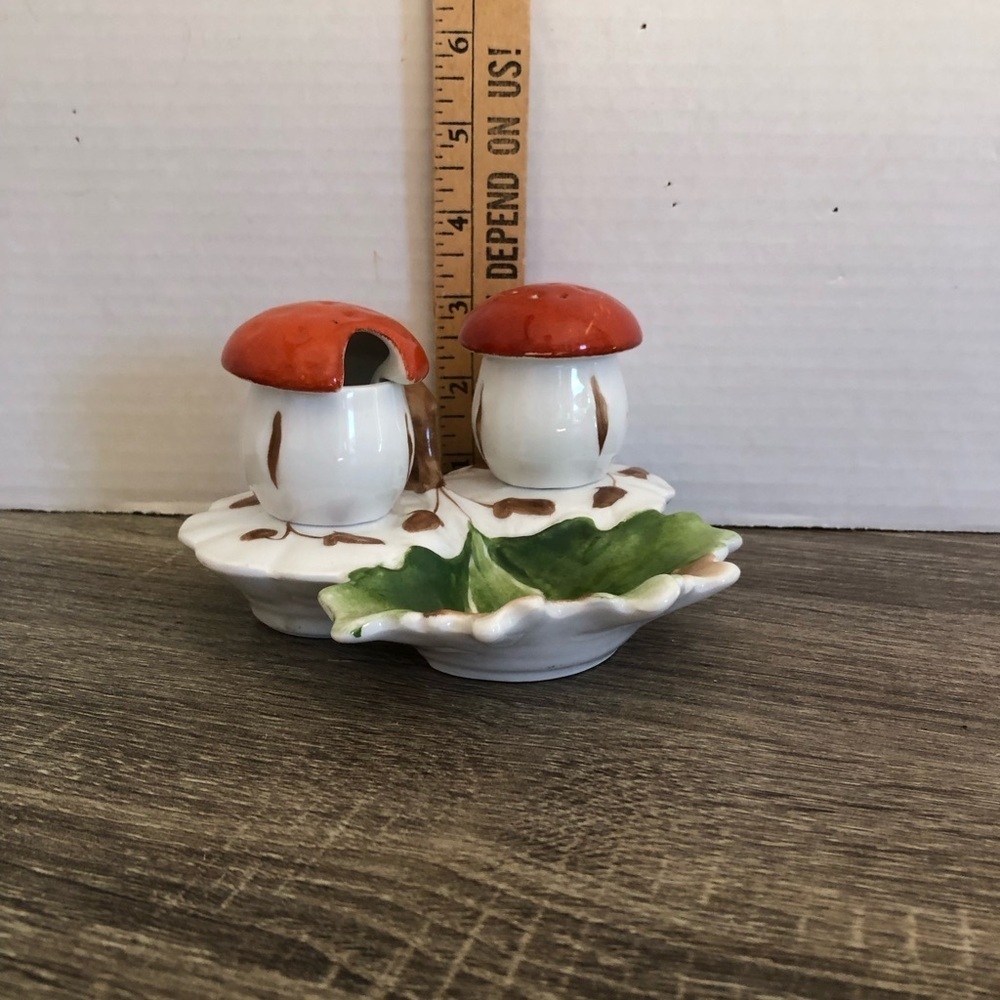 Vintage Mushroom Serving Set - Picture 6 of 10